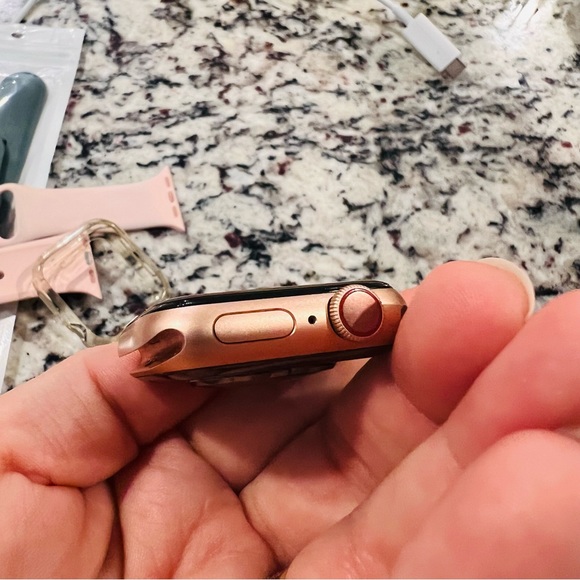 Apple | Series 6 Watch (GPS + Cellular) 40mm Gold Aluminum w/ Pink Sport Band - Picture 6 of 16